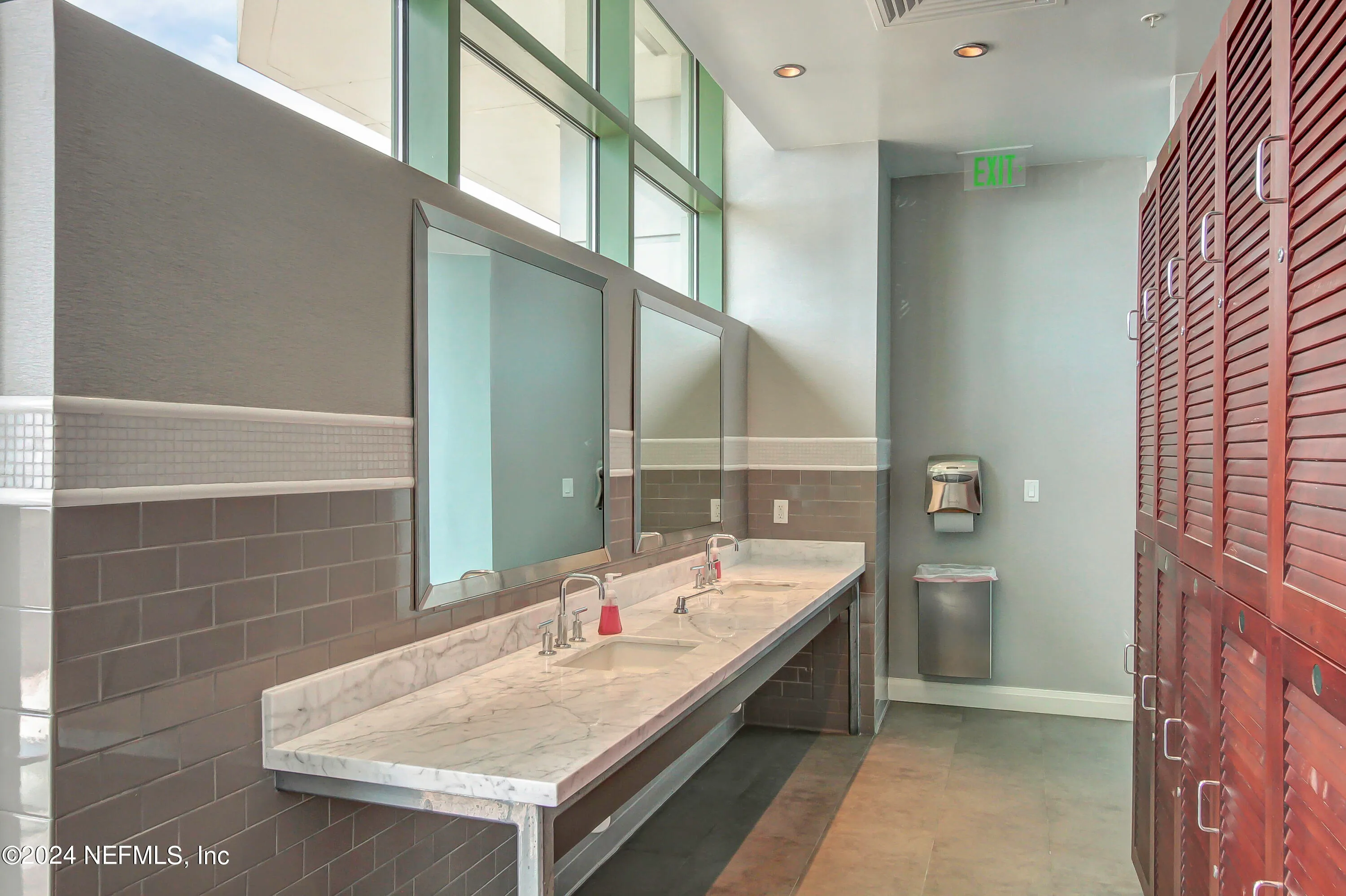 Jacksonville, Florida 32207, United States, 3 Bedrooms Bedrooms, ,4 BathroomsBathrooms,Residential,Active,41802