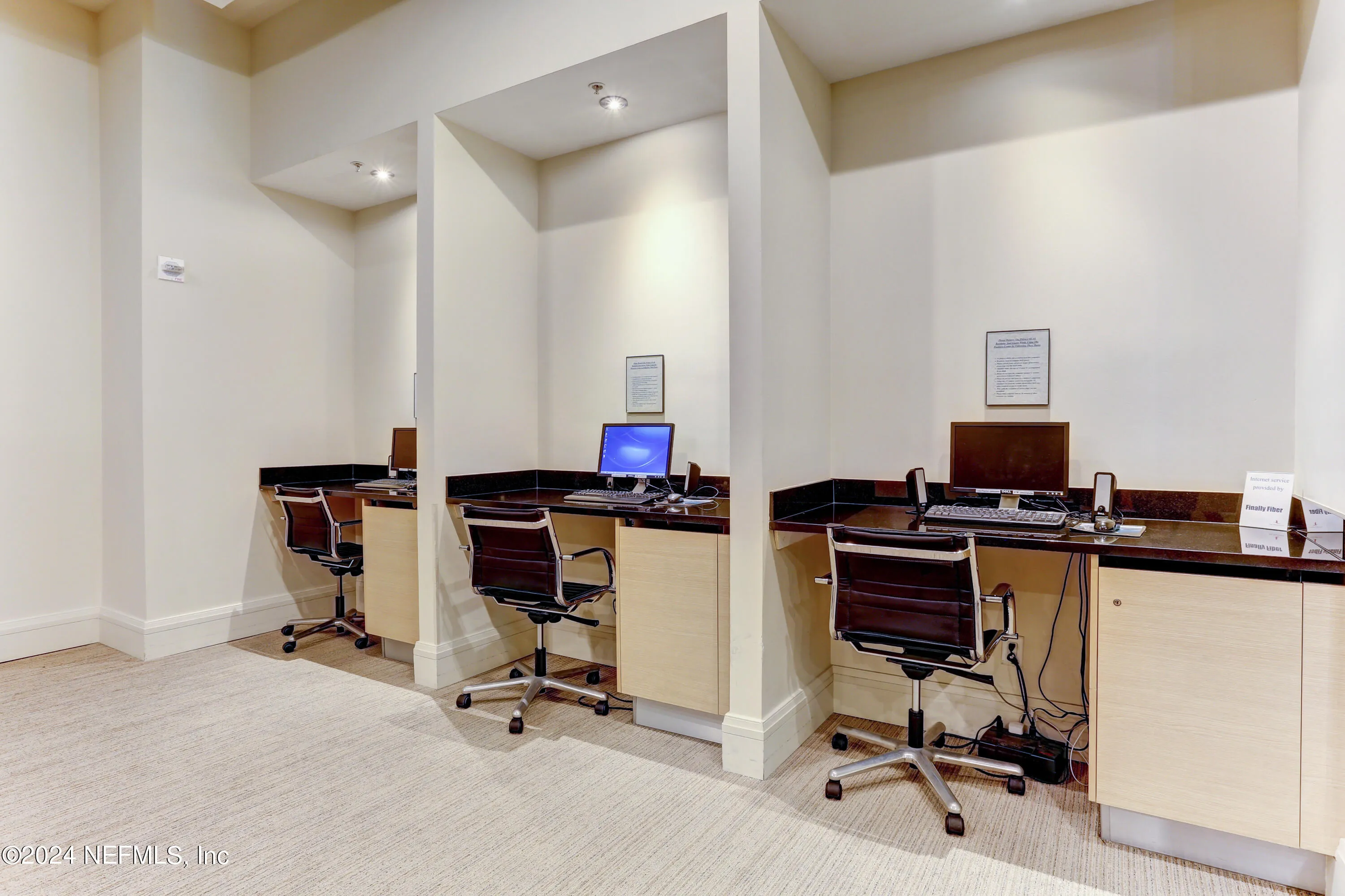 Jacksonville, Florida 32207, United States, 3 Bedrooms Bedrooms, ,4 BathroomsBathrooms,Residential,Active,41802