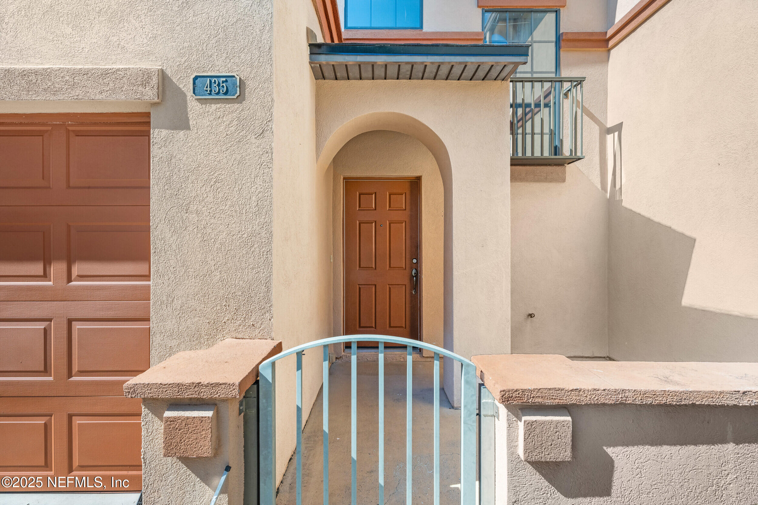 435 HONEYCOMB Way
