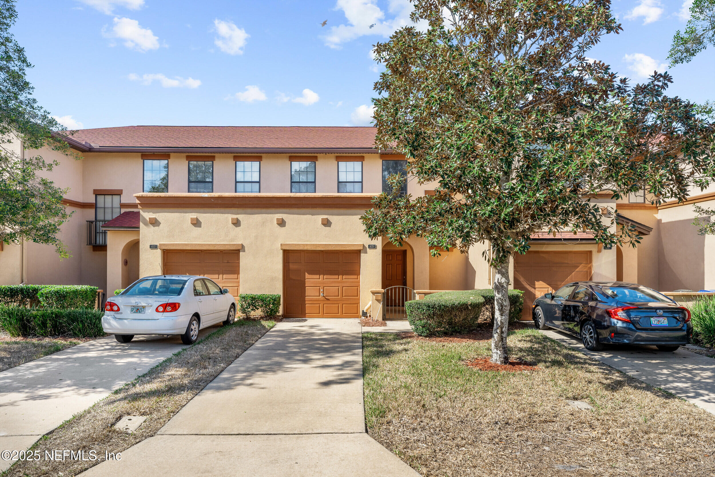 435 HONEYCOMB Way