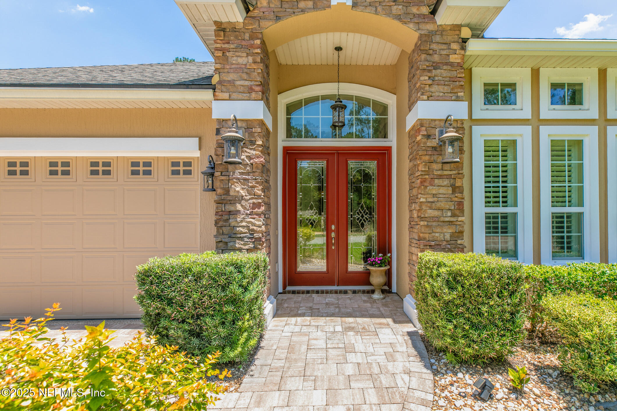 117 PINETA Way