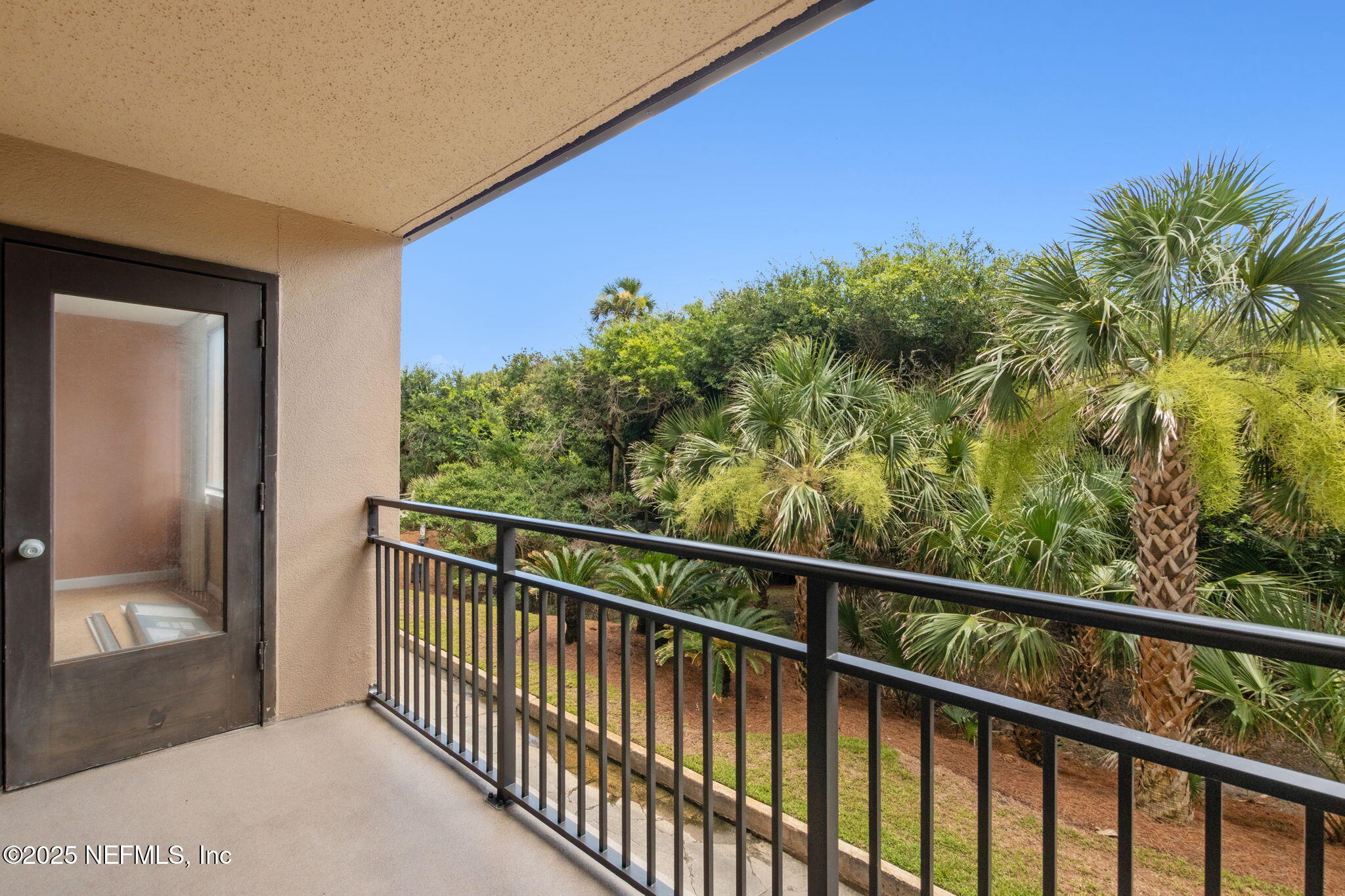 1122 BEACH WALKER Road