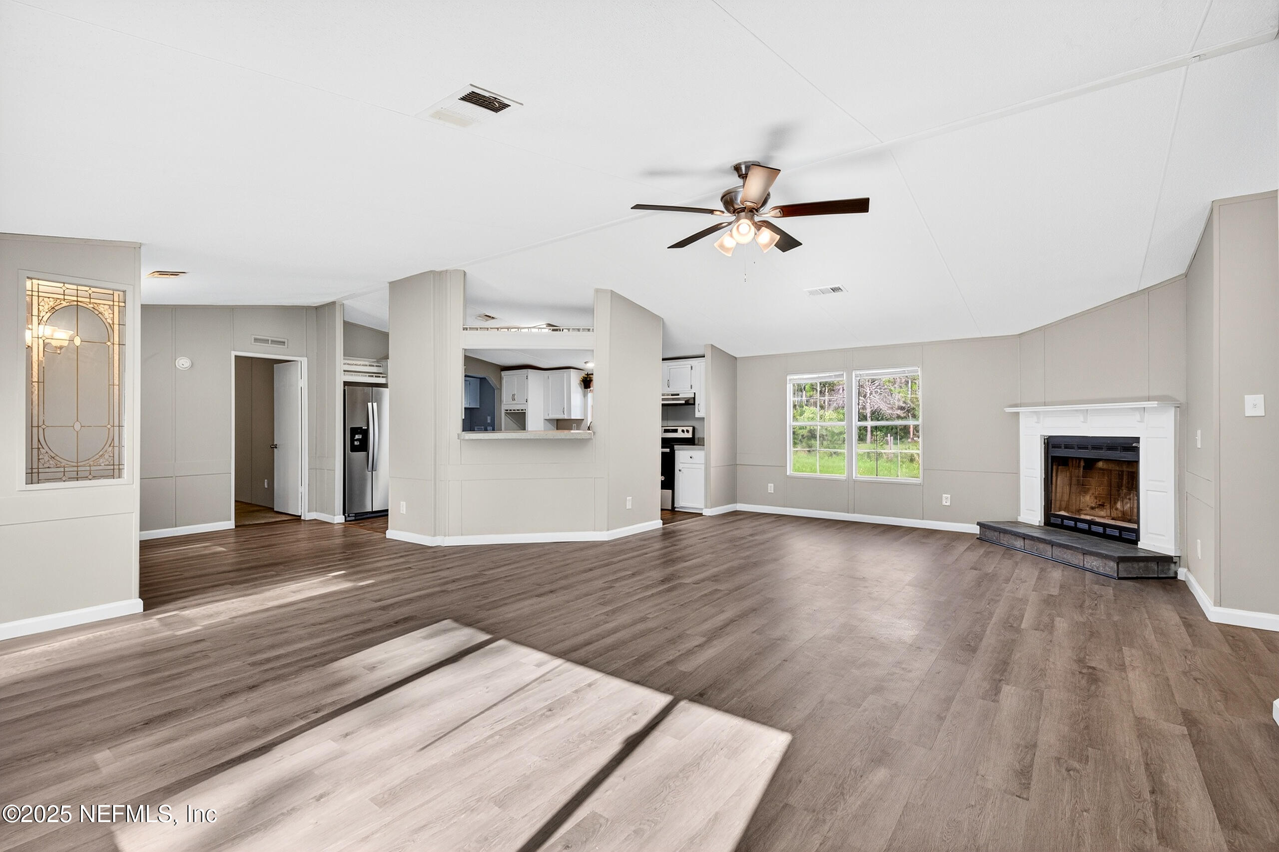 2562 HIBISCUS Avenue