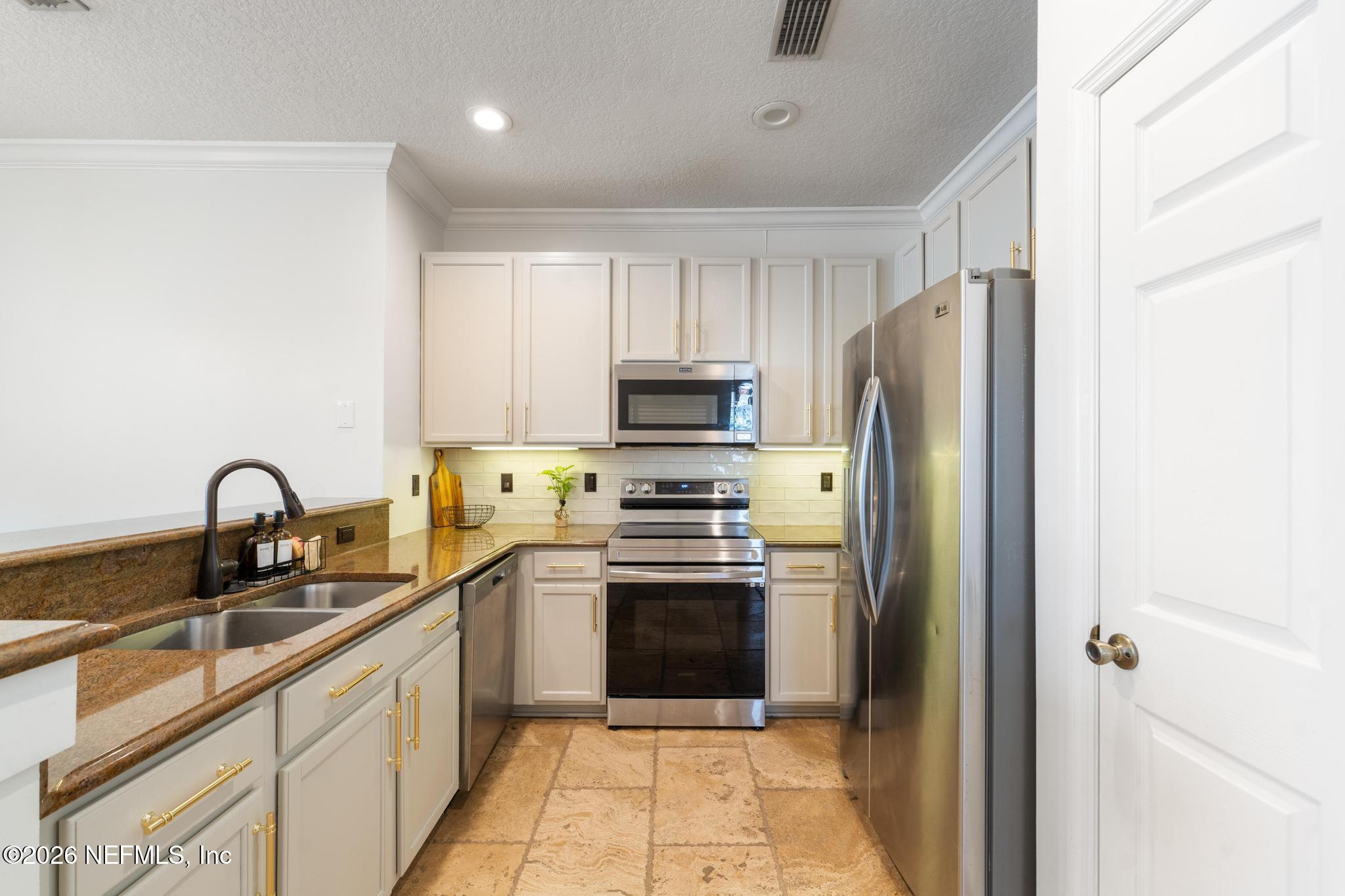 12301 KERNAN FOREST Boulevard 801