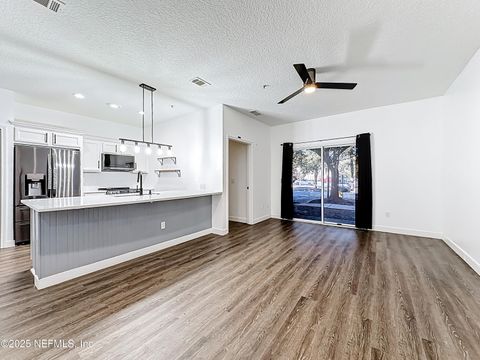 3690 KIRKPATRICK Circle 7-3 Jacksonville FL 32210