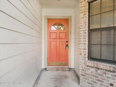 A home in Middleburg