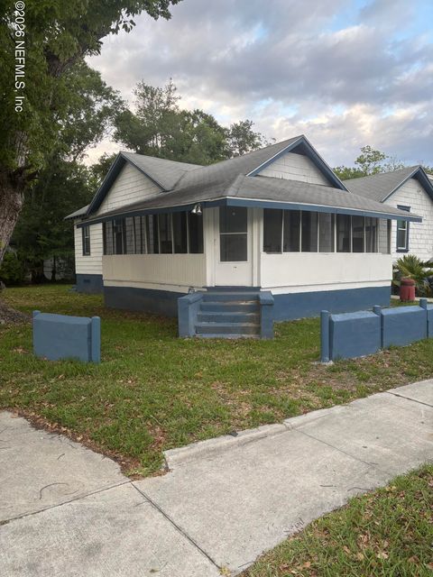 Photo of 3165 BROADWAY Avenue, Jacksonville, FL 32254 (MLS # 2143154)