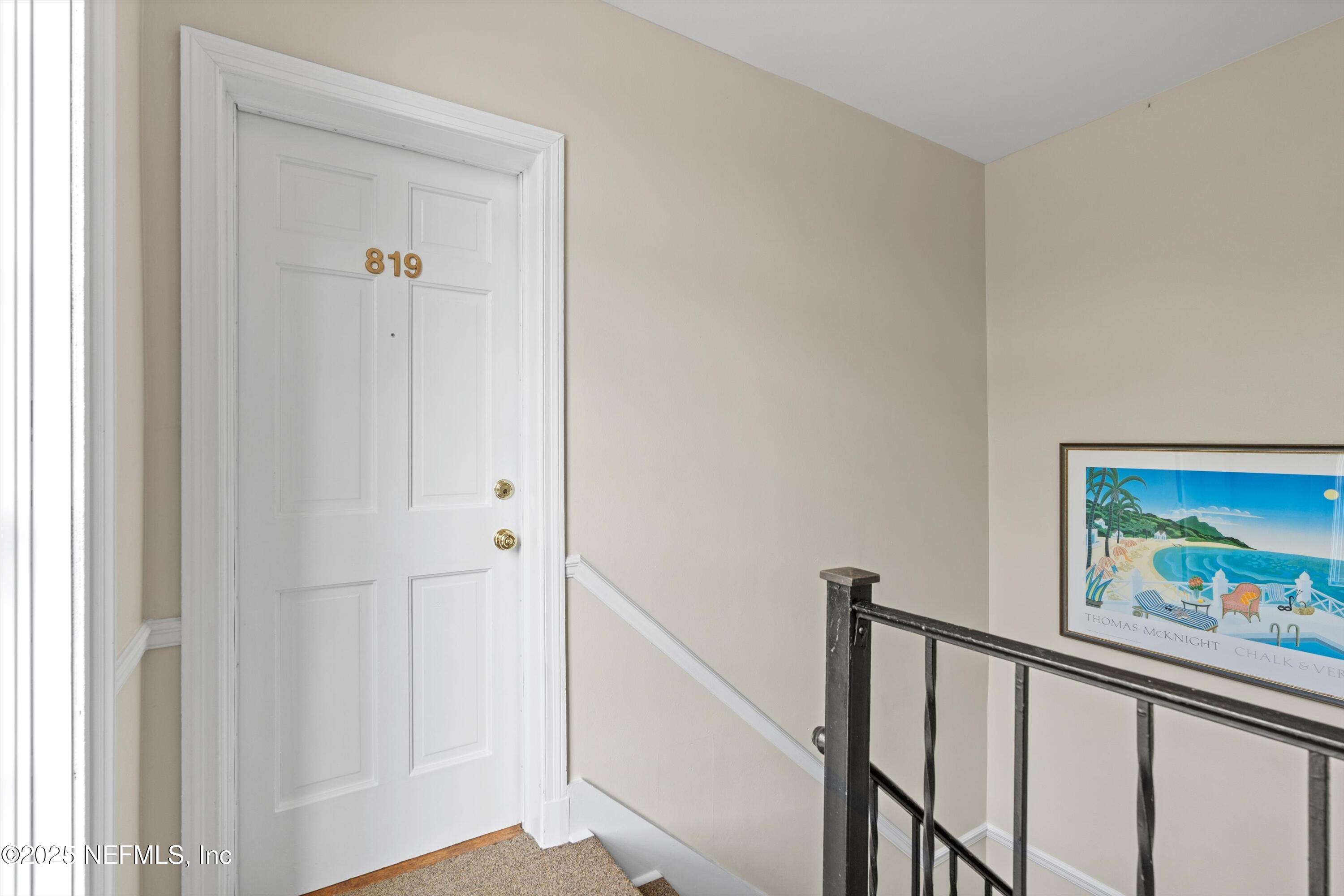 819 LASALLE Street 819