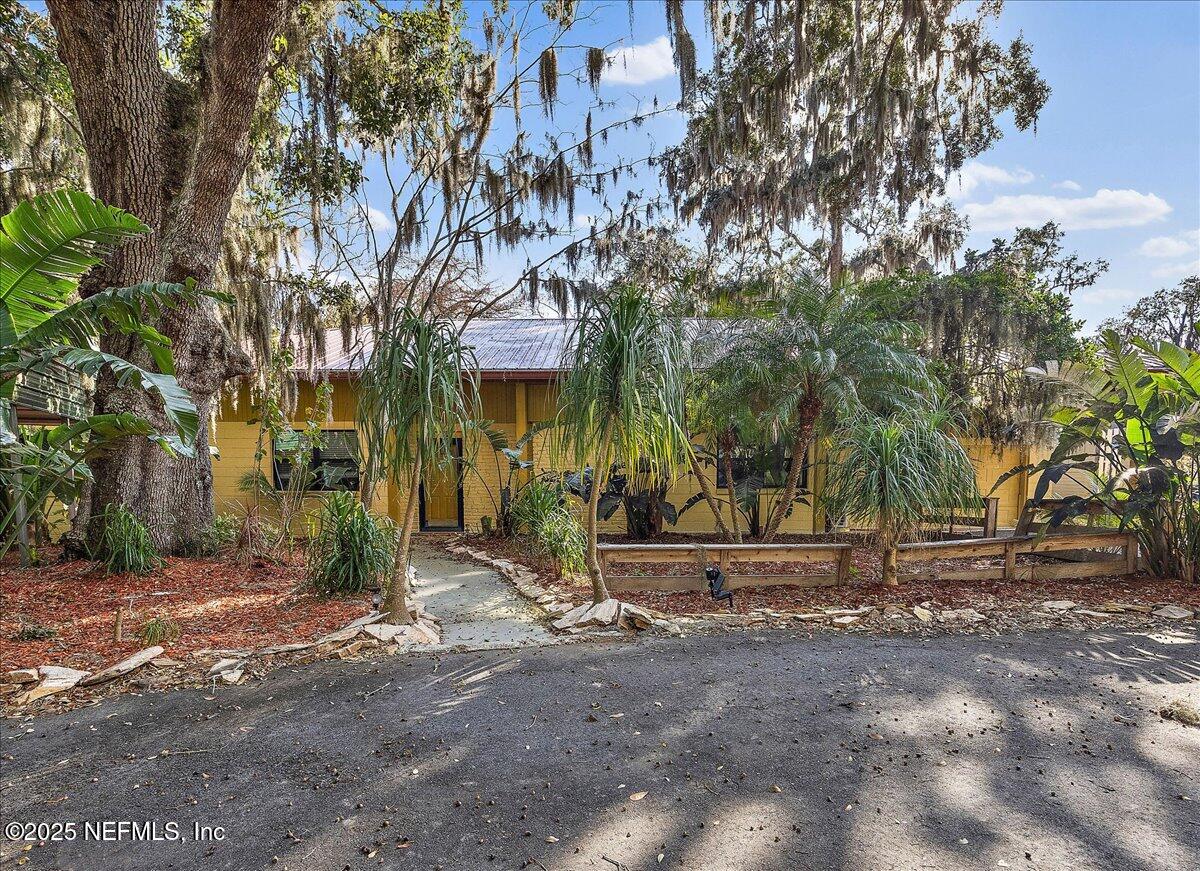 2778 HOLLY POINT Road W