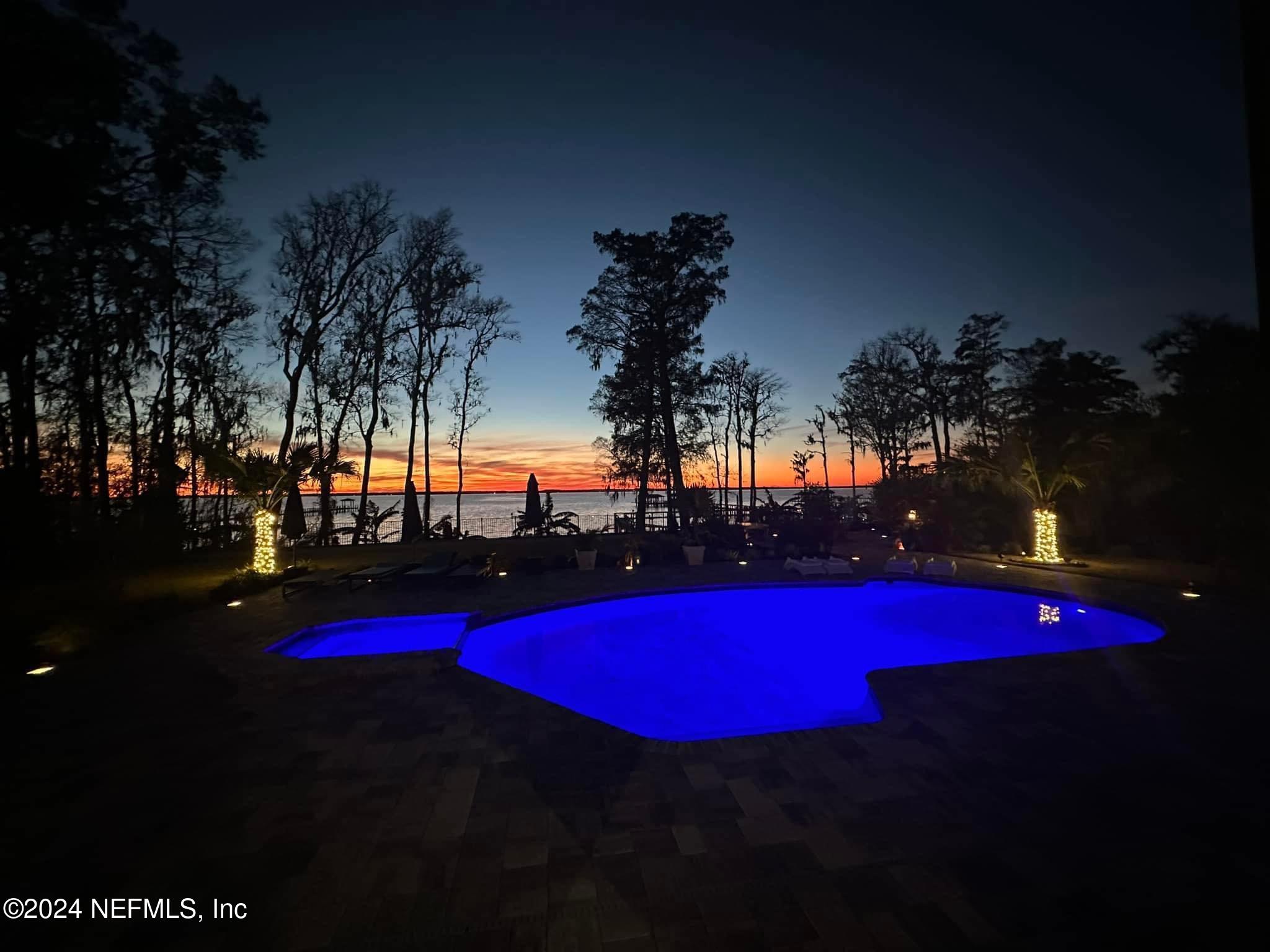 1064 HOLLY OAKS Court