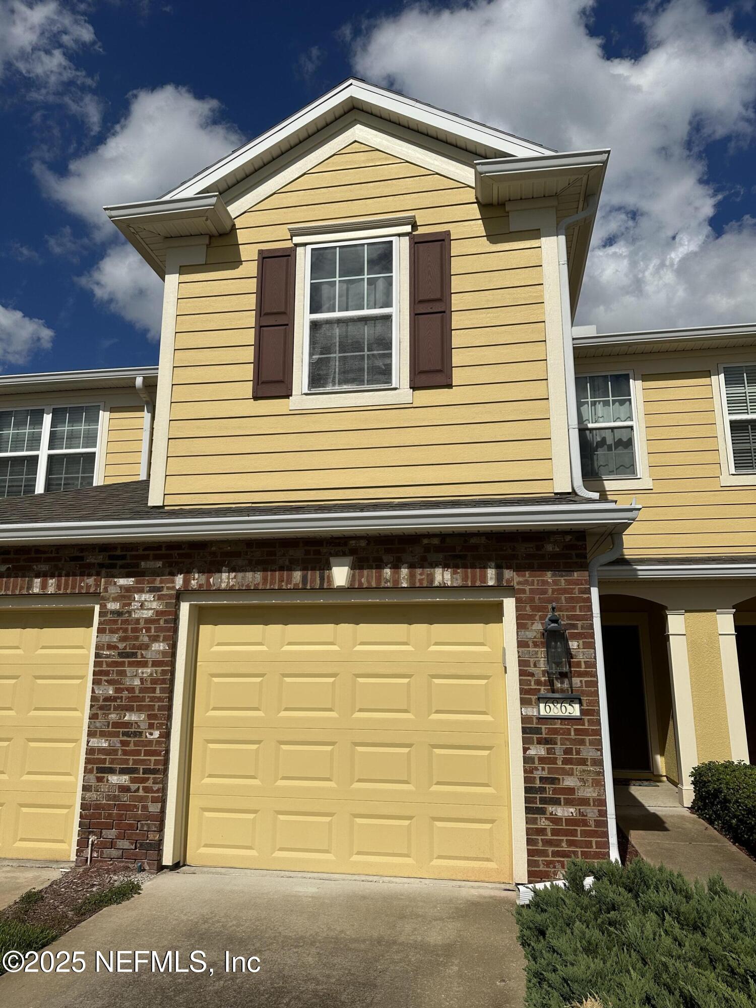 6865 ROUNDLEAF Drive