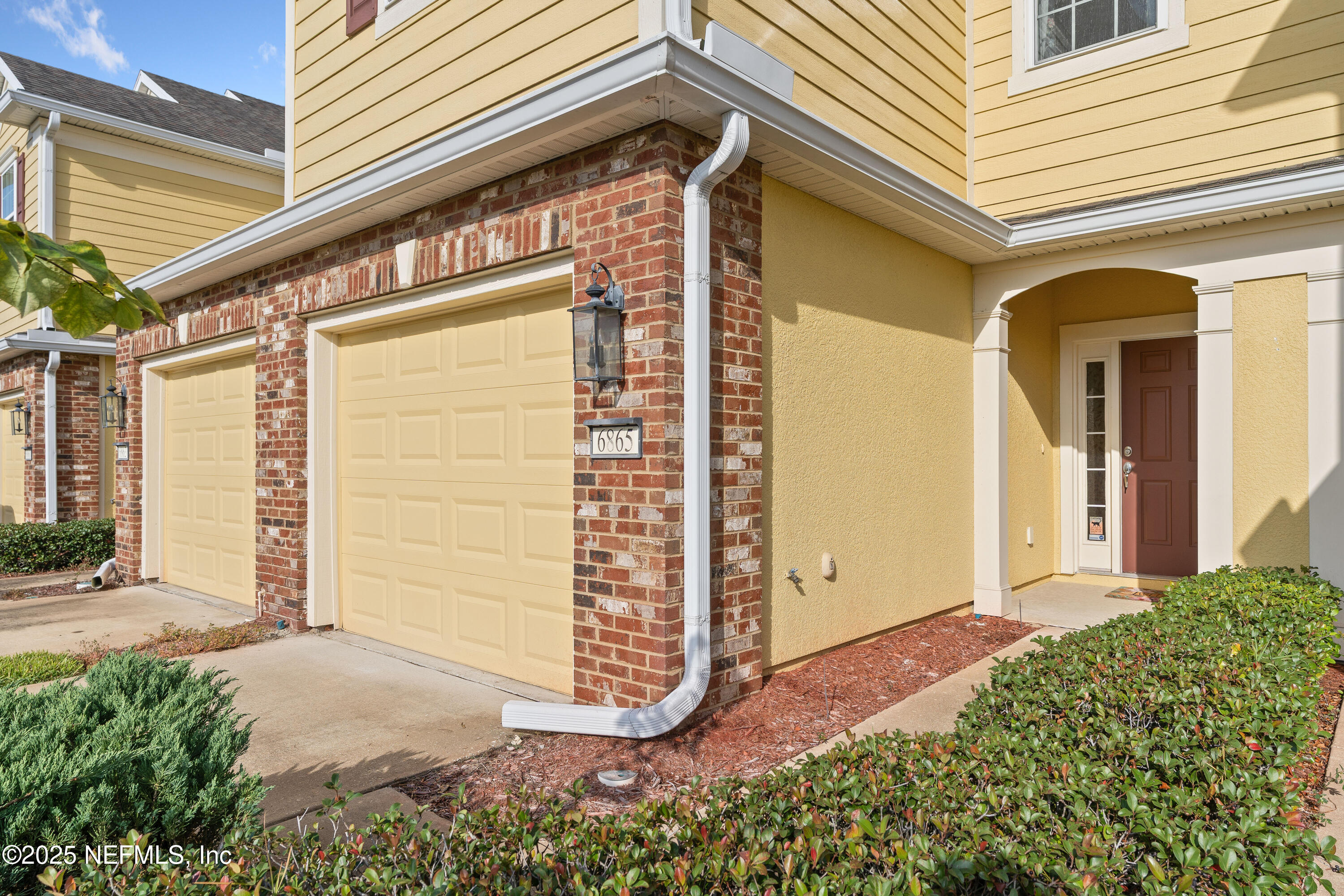 6865 ROUNDLEAF Drive