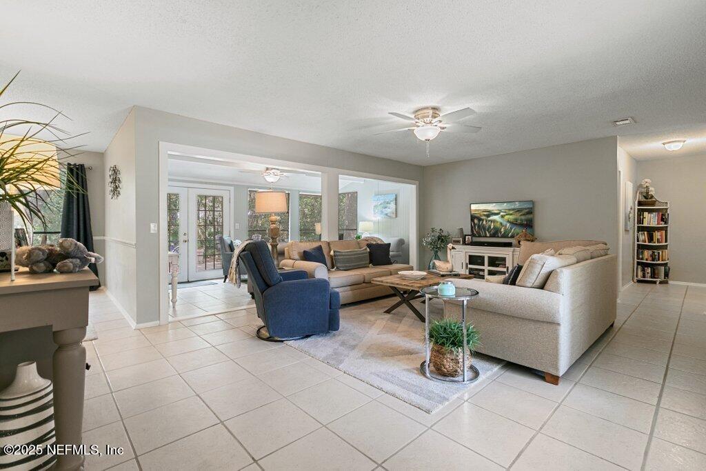 1773 MARINERS Walk
