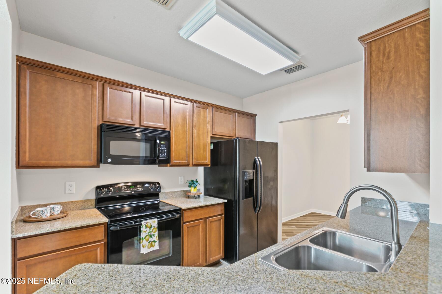 6661 SHADED ROCK Court 23G