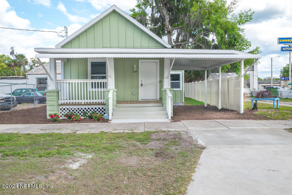 Palatka, FL home for sale located at 209 N 7TH Street, Palatka, FL 32177