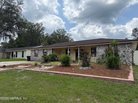 Photo of 3219 SUMMERSET Drive, Orange Park, FL 32065 (MLS # 2129801)