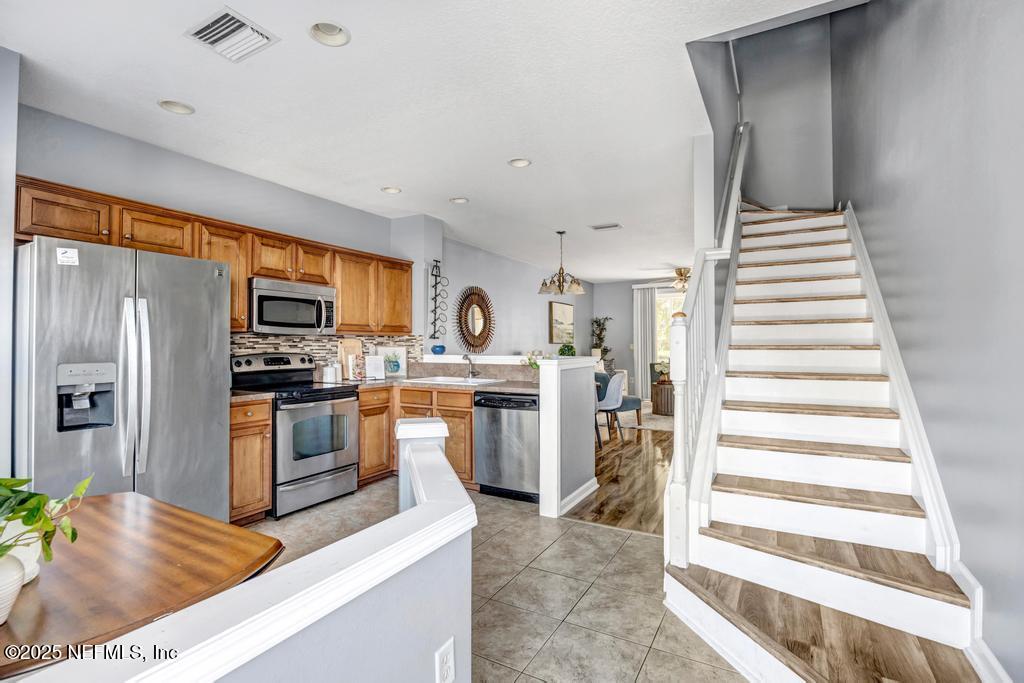 8120 SUMMER GATE Court