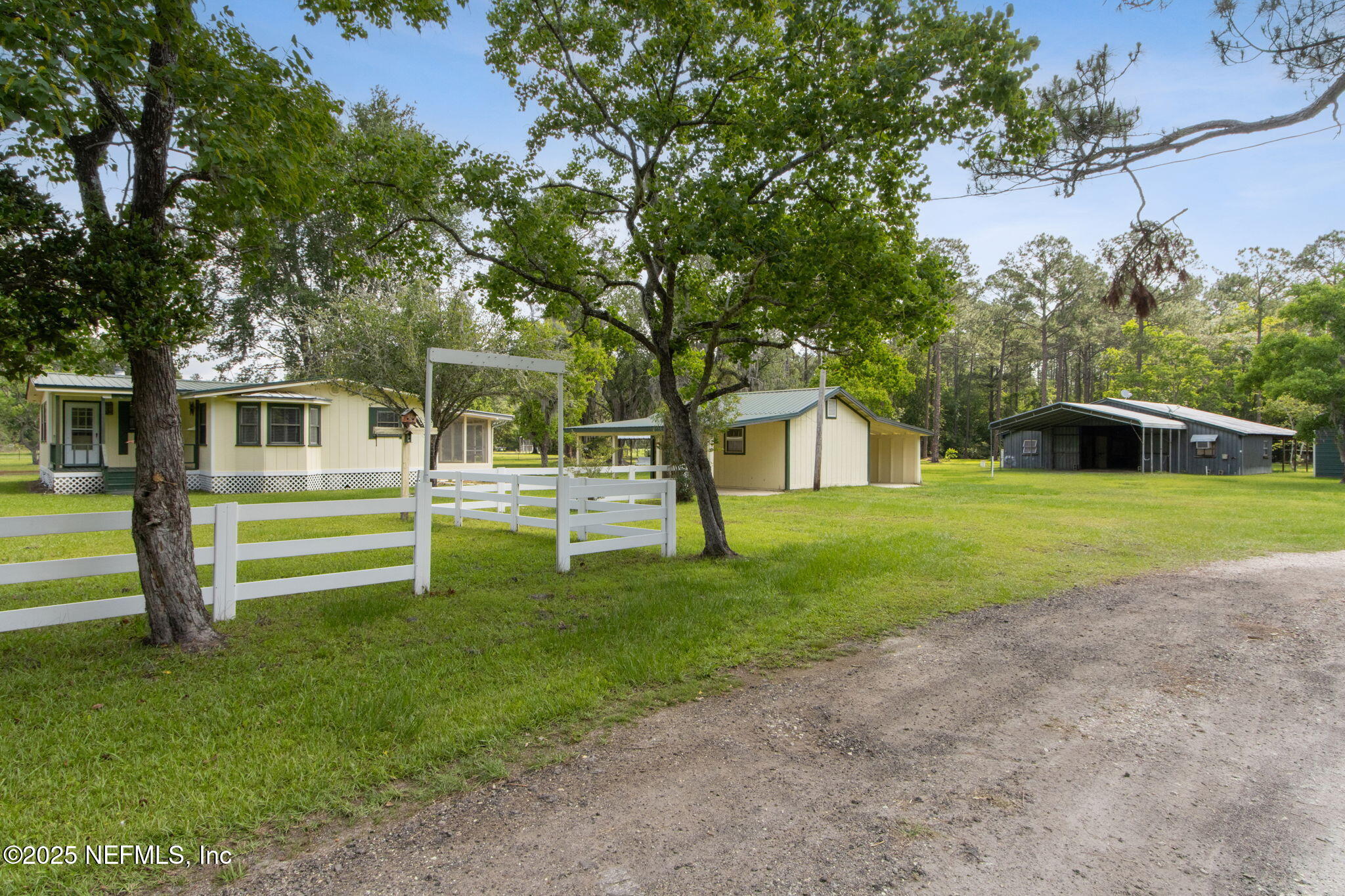 2889 SANTA FE Trail