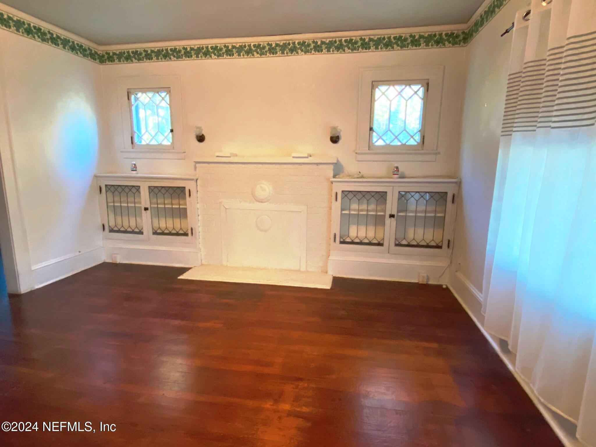 312 OAK Street