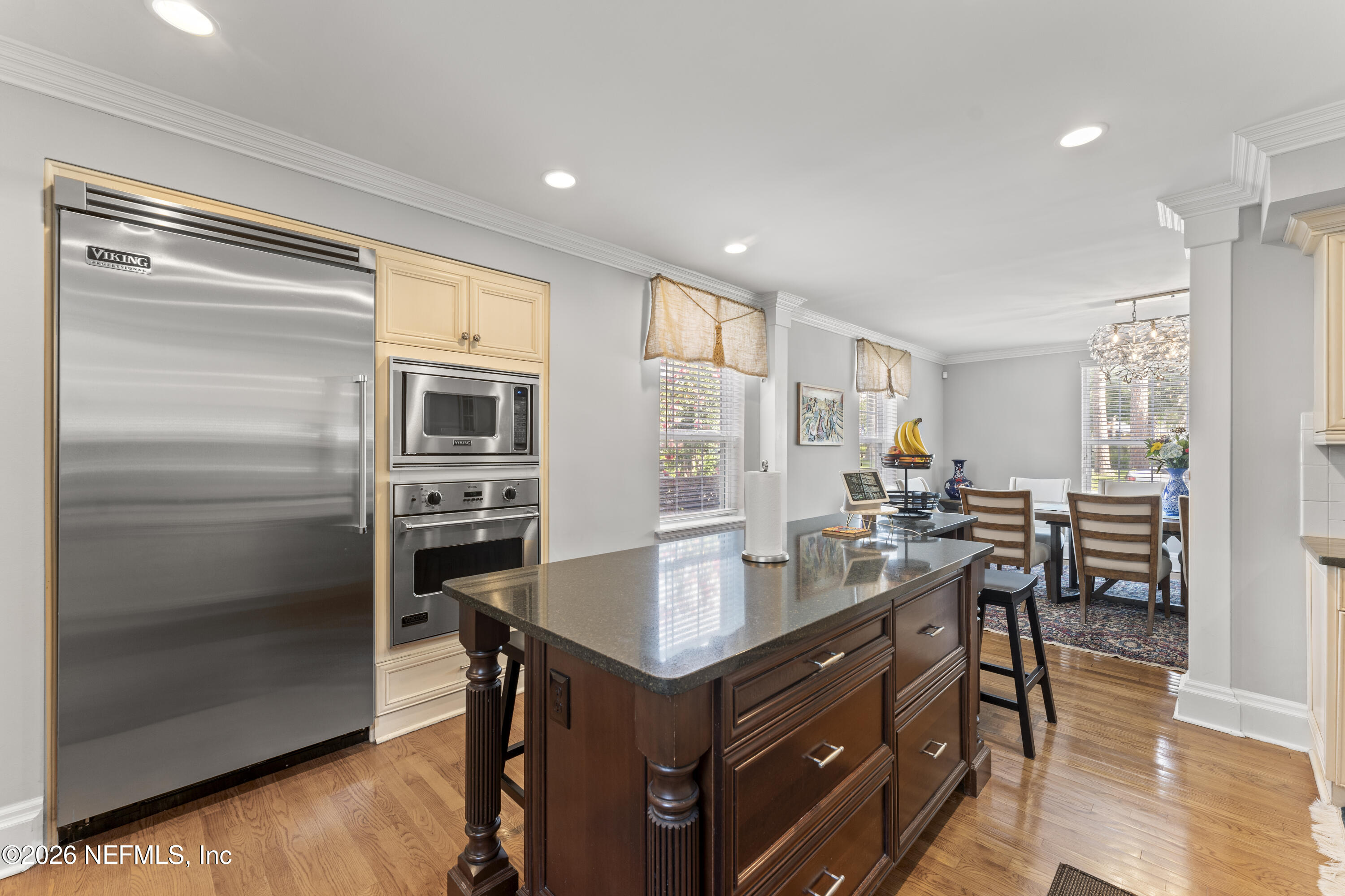 1221 ORIENTAL GARDENS Road