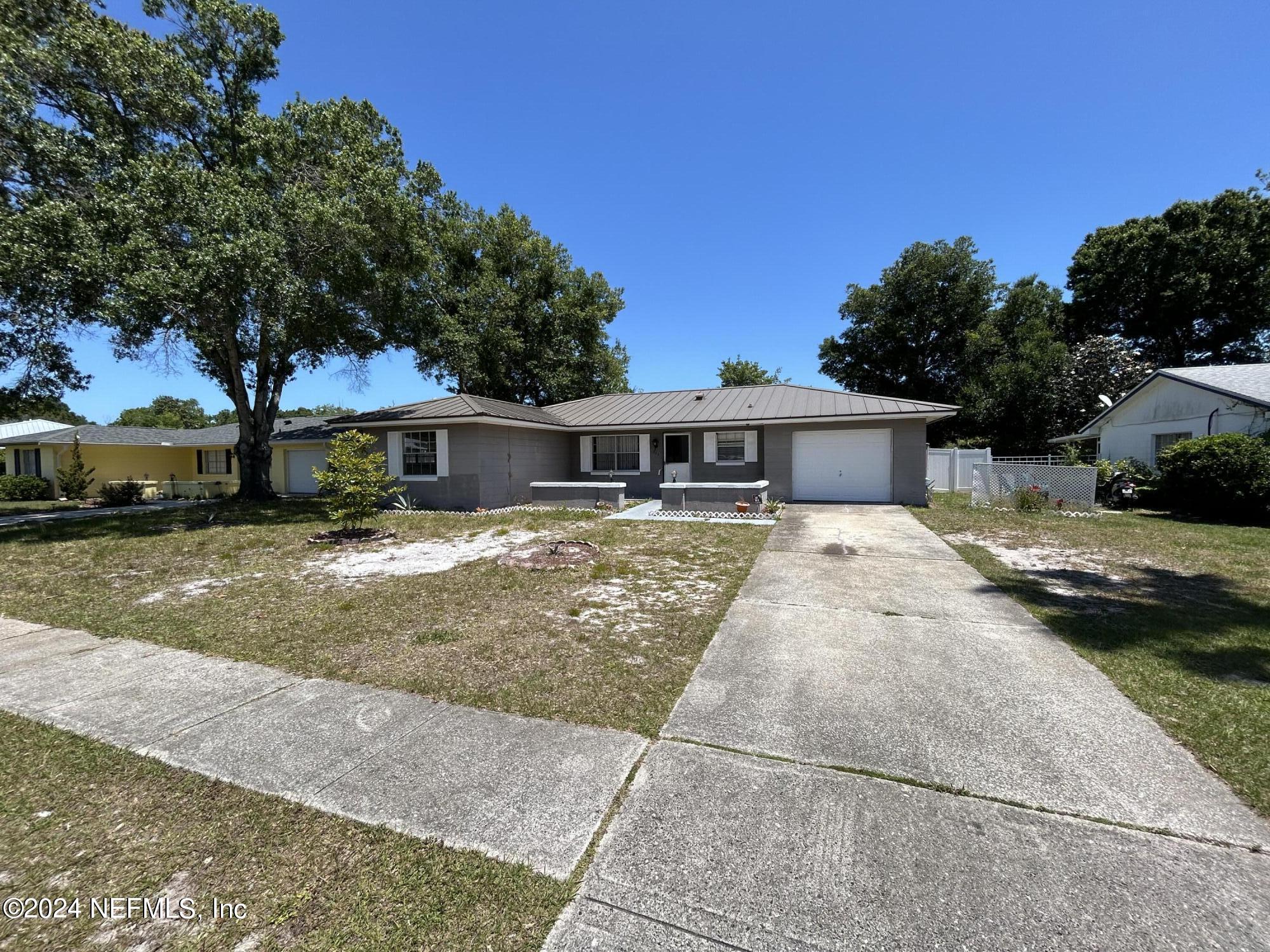 St Augustine, FL home for sale located at 343 Casuarina Circle, St Augustine, FL 32086