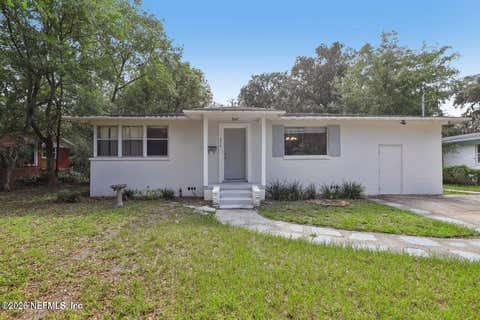 Photo of 356 TIDEWATER Circle W, Jacksonville, FL 32211 (MLS # 2156250)