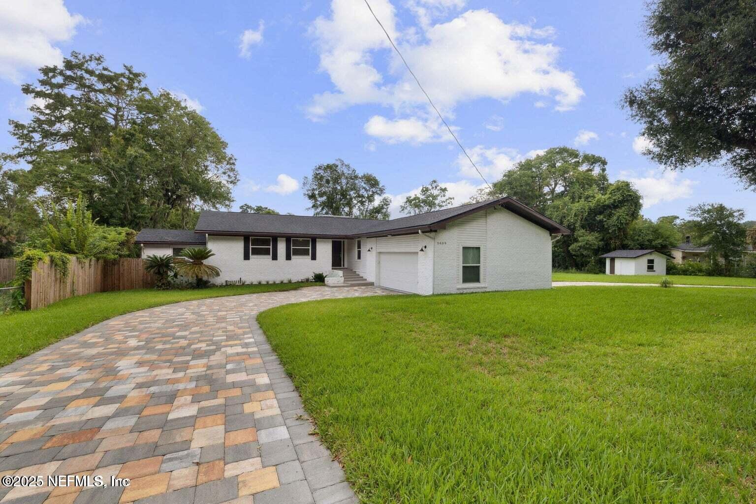 5609 HYDE PARK Circle
