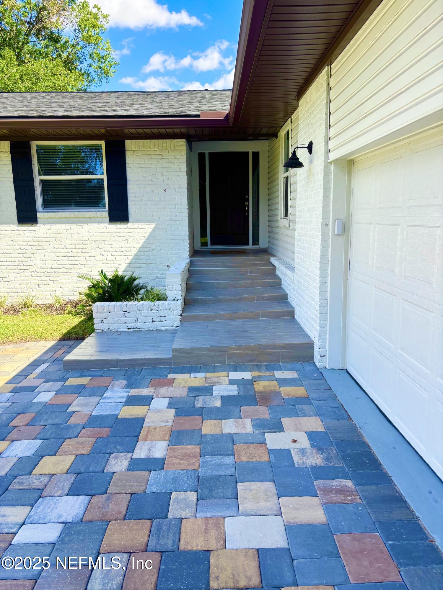 5609 HYDE PARK Circle
