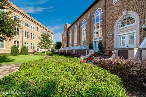 2525 COLLEGE Street 2102 Jacksonville FL 32204