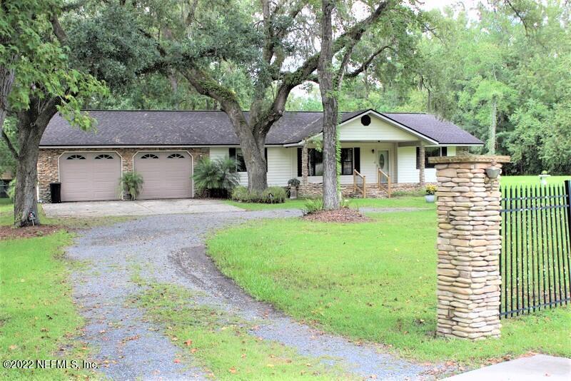 Green Cove Springs, FL home for sale located at 1468 Russell Road, Green Cove Springs, FL 32043