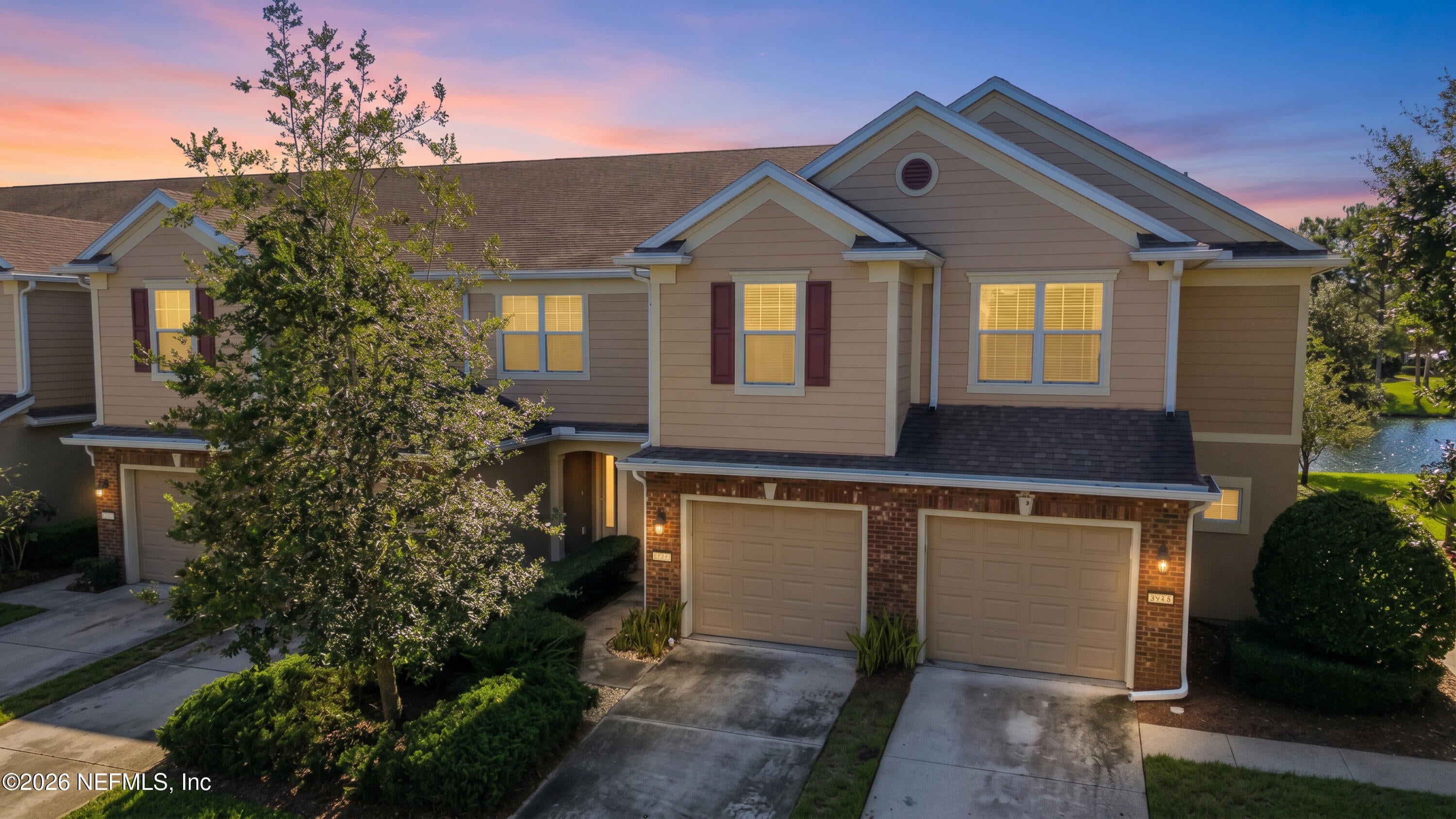 6910 ROUNDLEAF Drive