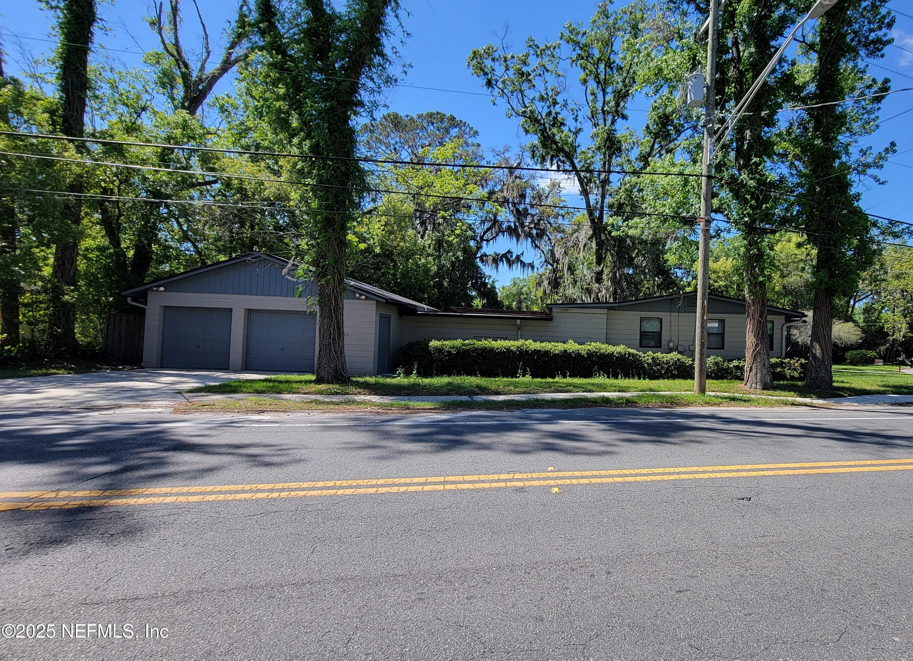 1003 BRIERFIELD Drive