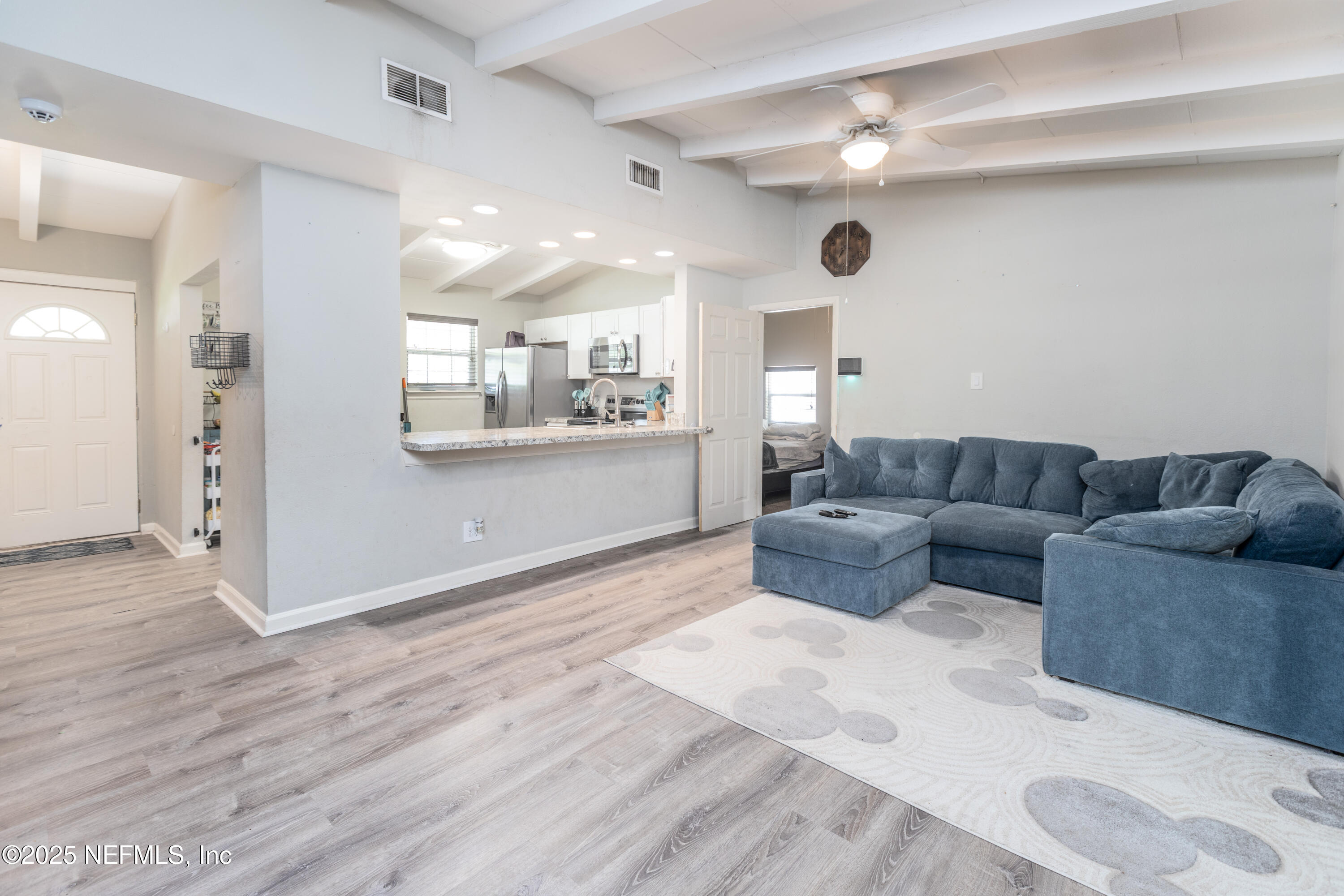 6352 SPRINKLE Drive N
