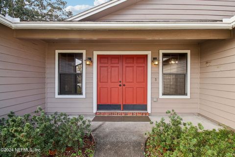 A home in Middleburg