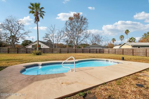 A home in Middleburg