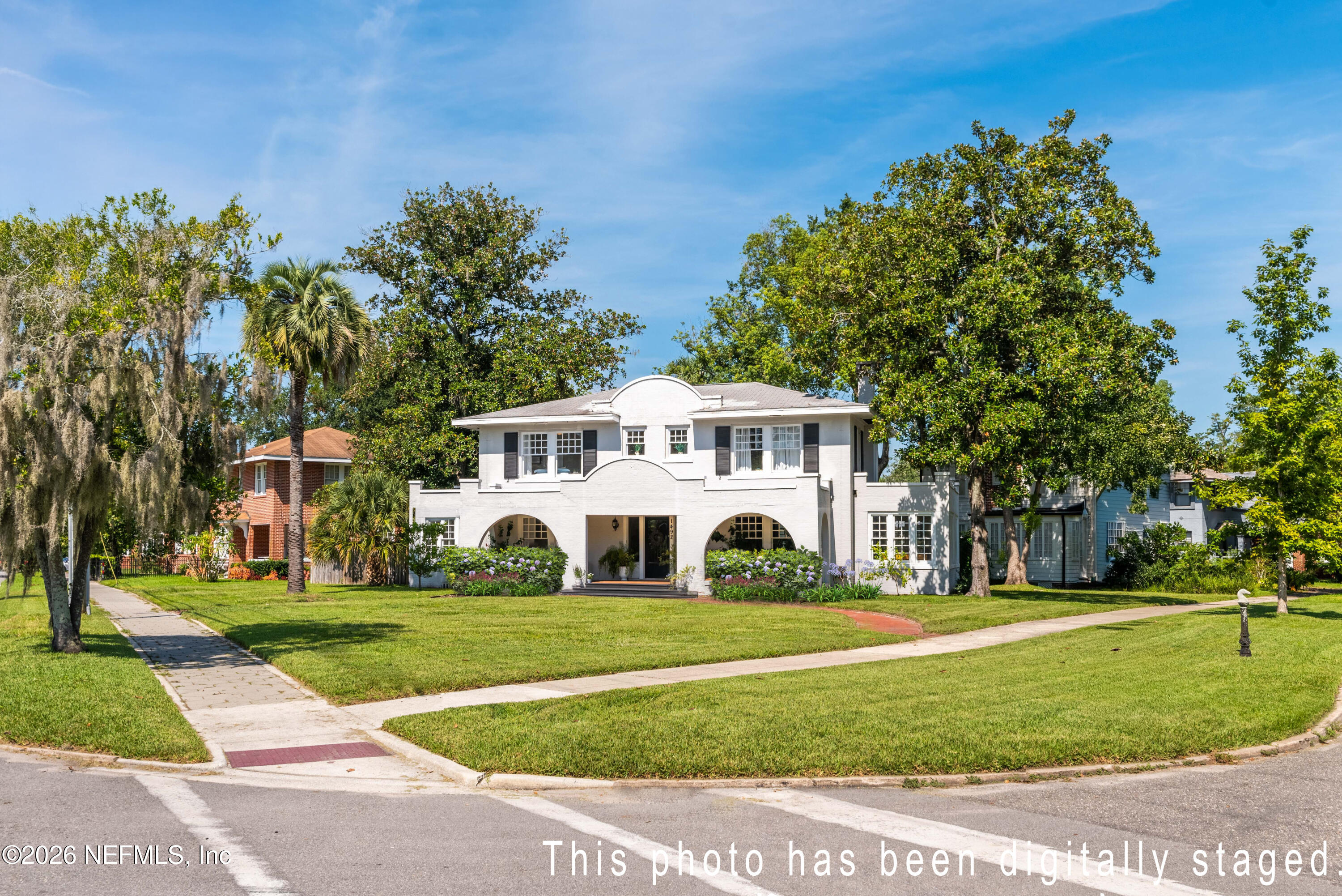 1492 AVONDALE Avenue