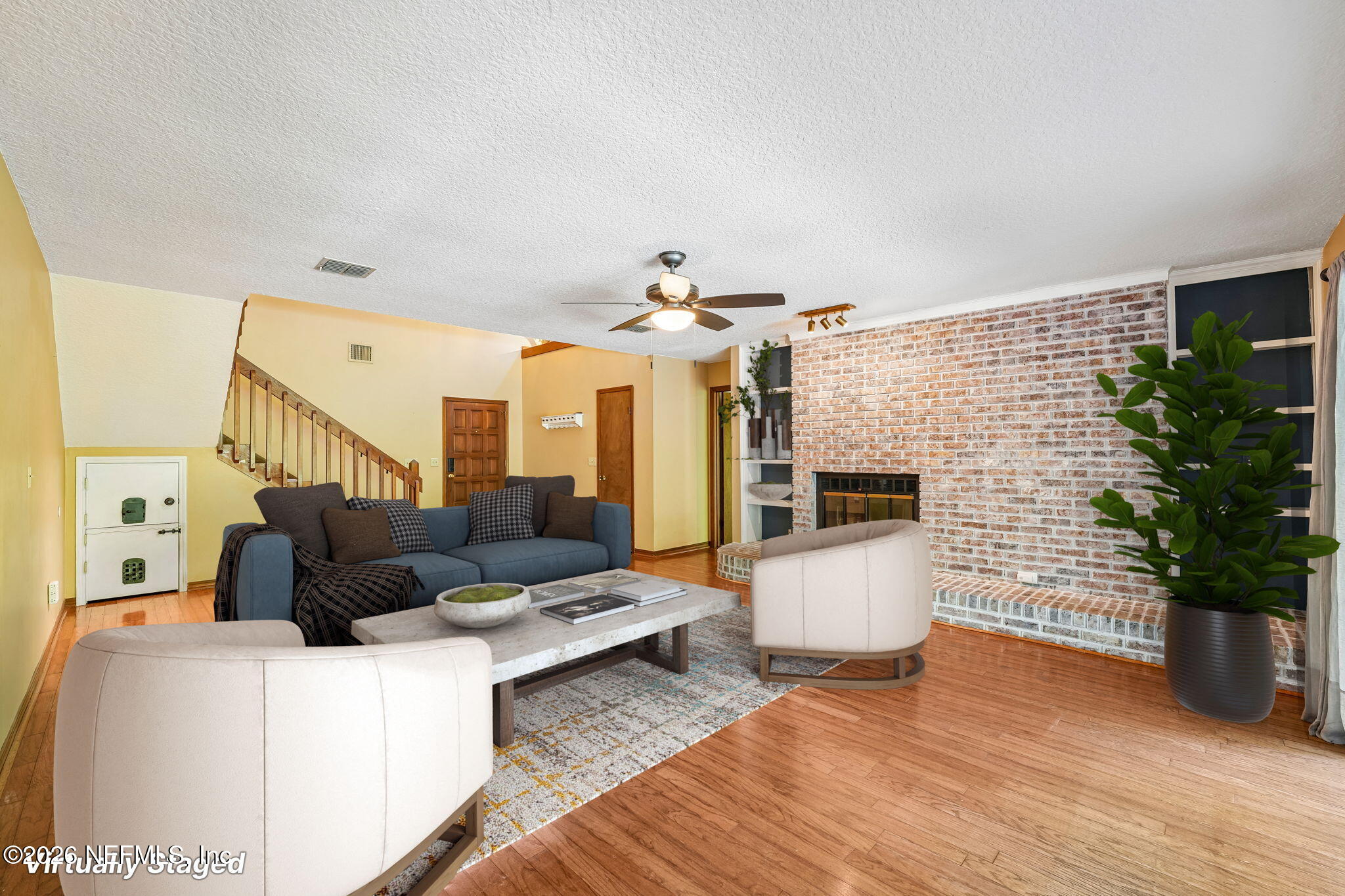 514 LOS PALMAS Drive