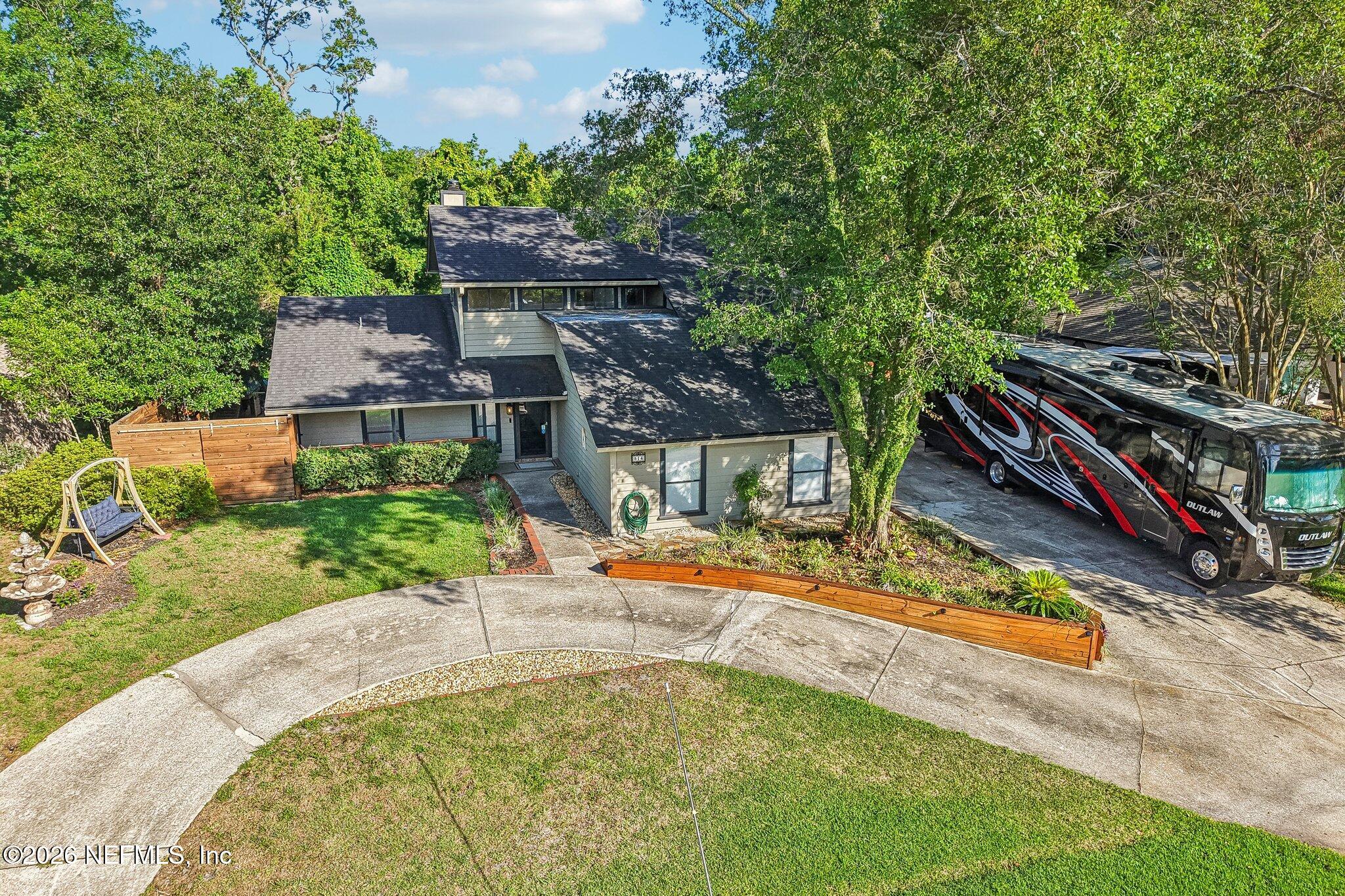 514 LOS PALMAS Drive