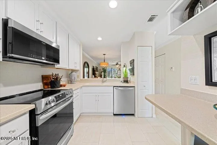 Jacksonville, Florida 32216, United States, 2 Bedrooms Bedrooms, ,3 BathroomsBathrooms,Residential,Active,149653