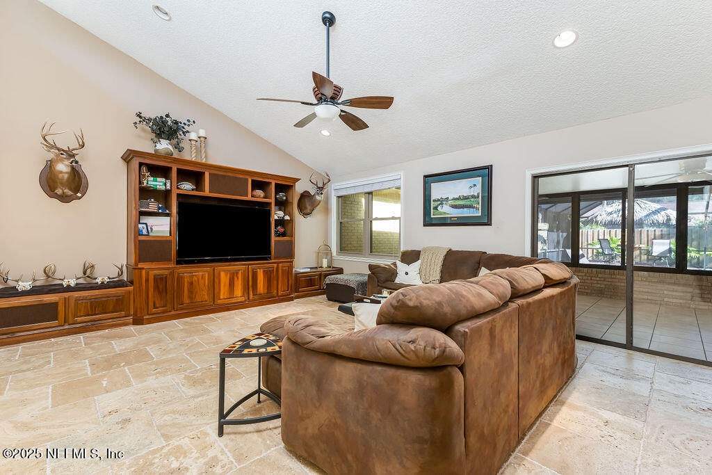 1633 LANDING Lane