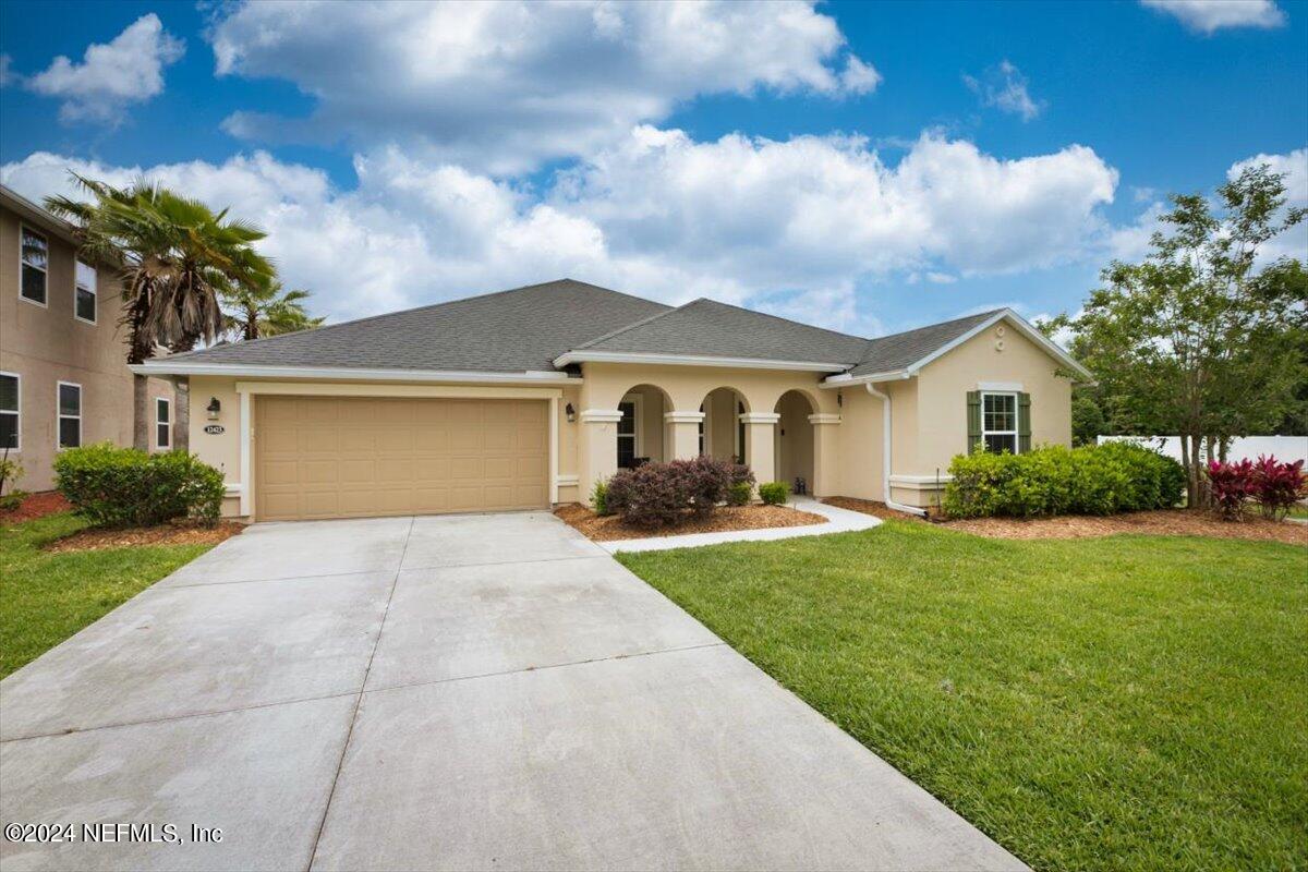 Jacksonville, FL home for sale located at 12423 Whitmore Oaks Drive, Jacksonville, FL 32258