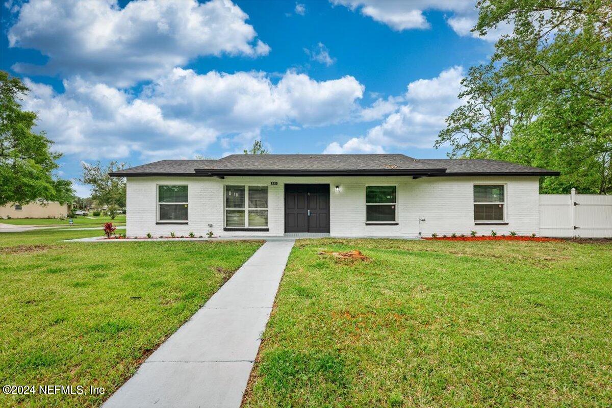 Orange Park, FL home for sale located at 1330 N ELK Court, Orange Park, FL 32073