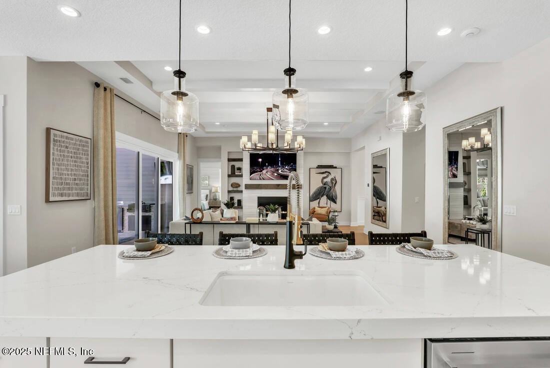 279 BISMARCK PALM Road