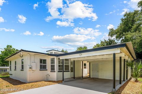 A home in Palatka