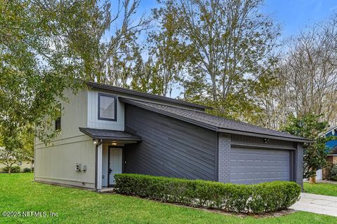 A home in Middleburg