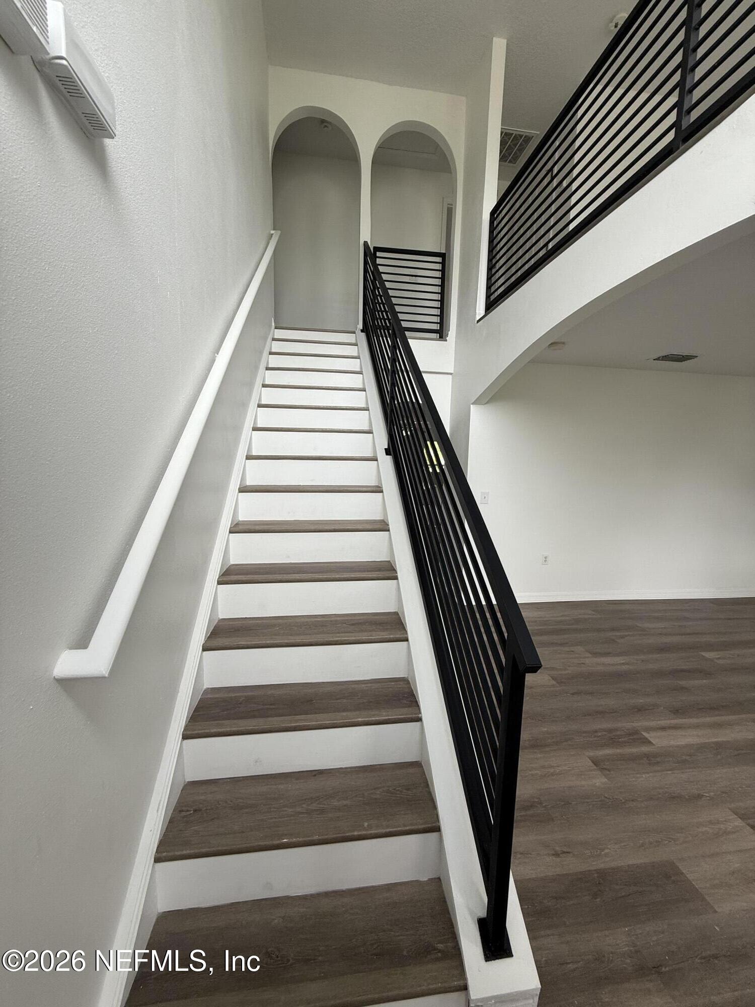 9286 THUNDERBOLT Court