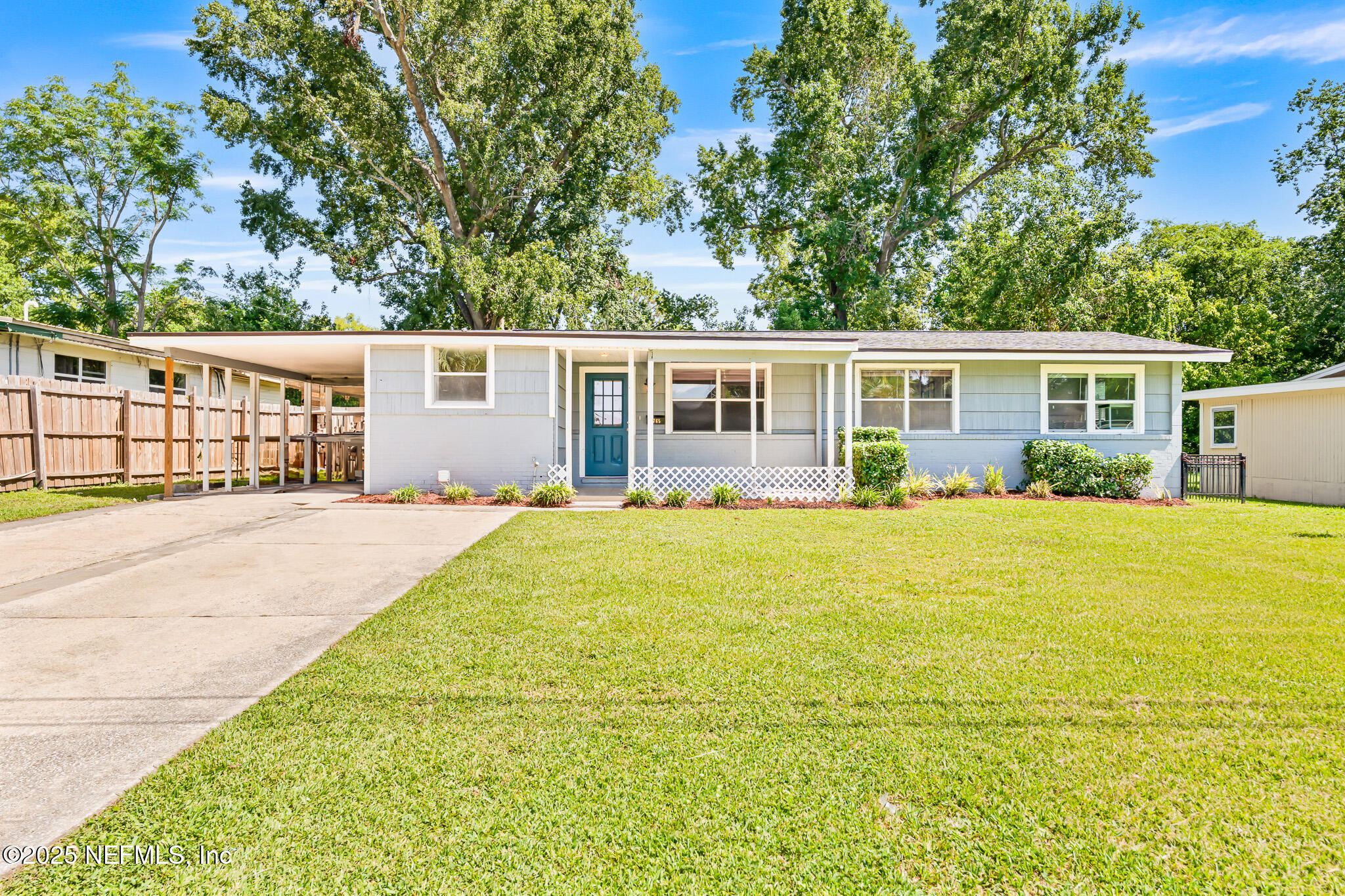 6765 SNOW WHITE Drive