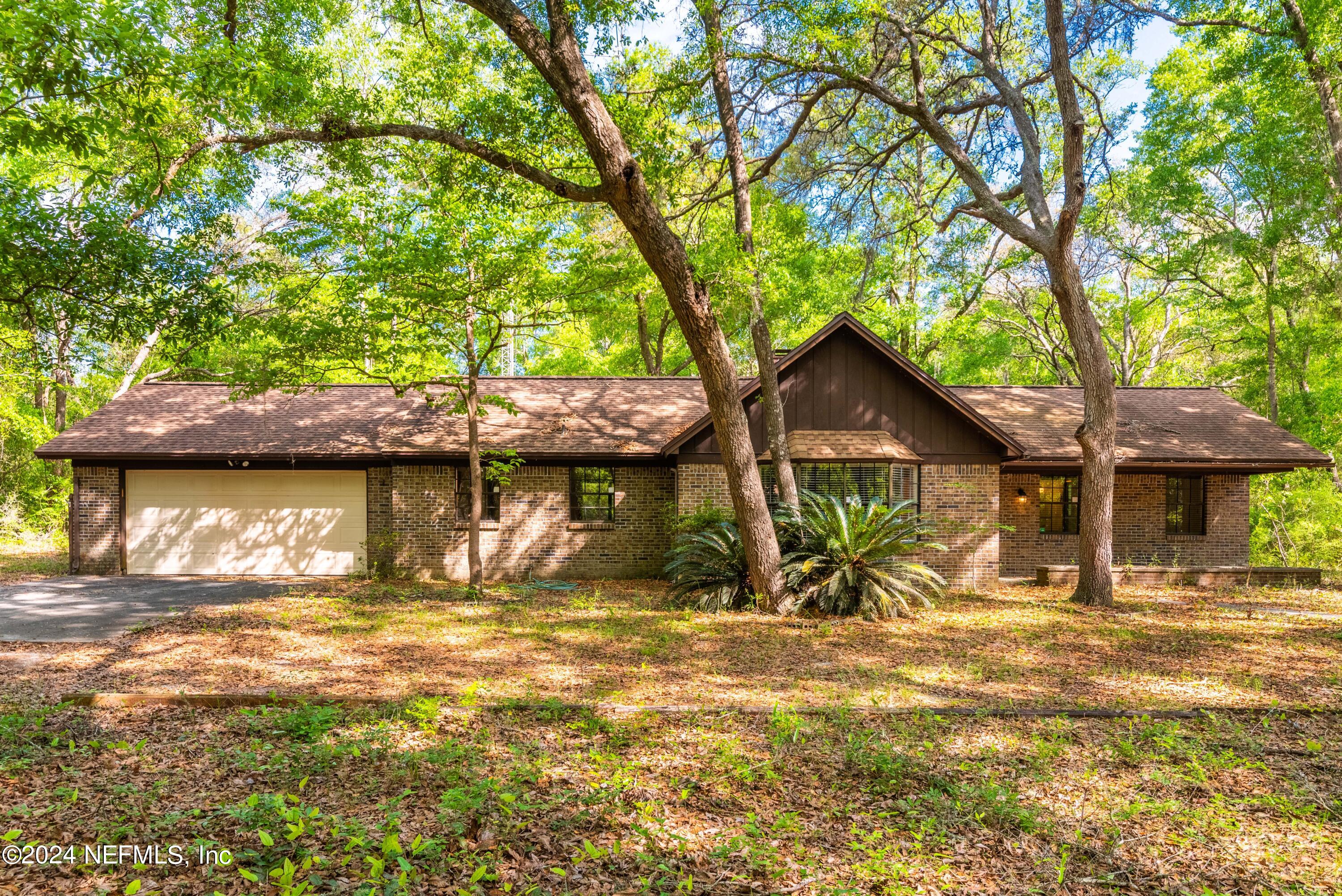 Middleburg, FL home for sale located at 4194 Chokeberry Road, Middleburg, FL 32068