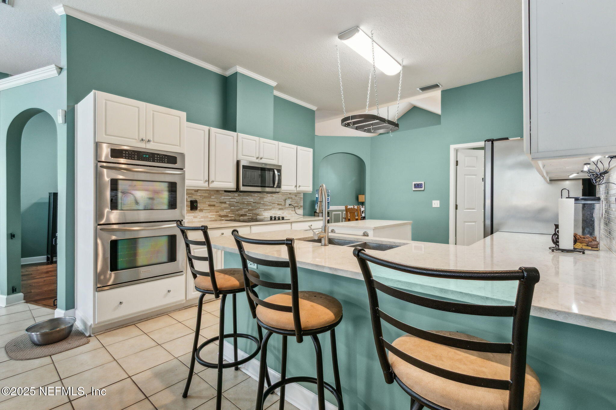 725 DEWBERRY Drive