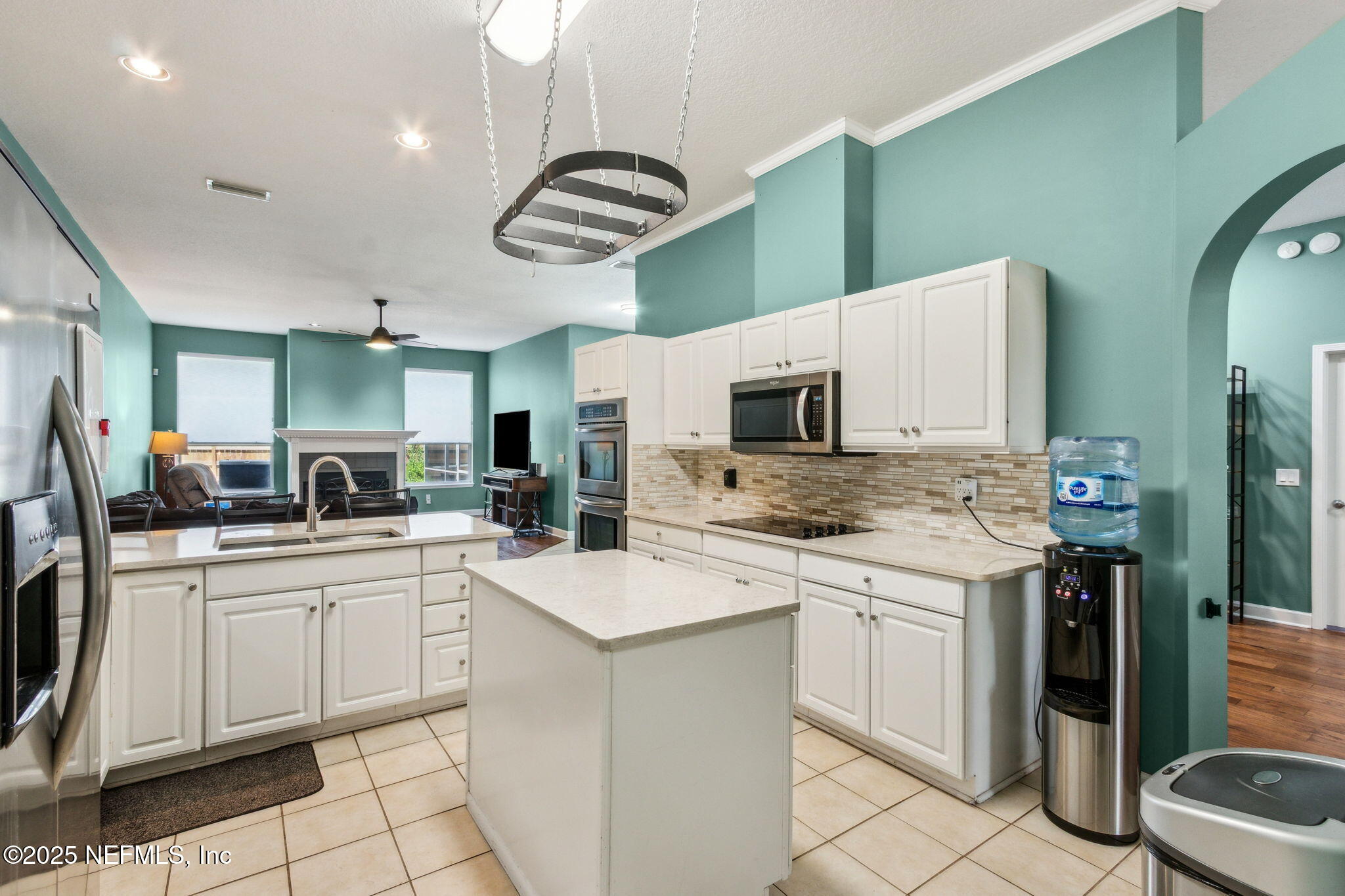 725 DEWBERRY Drive